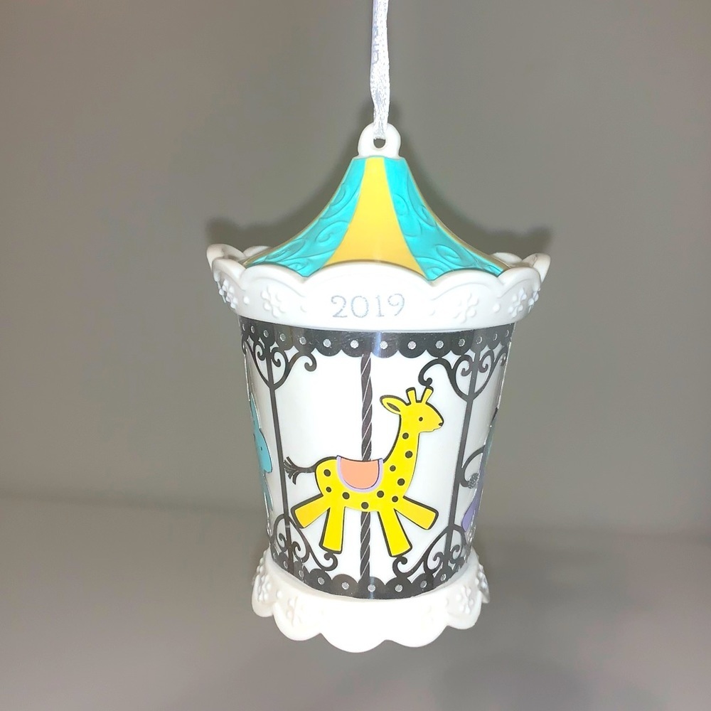 ☀️4/$15 Sale☀️ 2019 Hallmark Keepsake Ornament “Grand baby’s First Christmas”